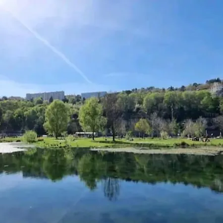 Bateau-hôtel Dans Peniche Atypique Et Idyllique A Confluence *