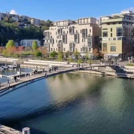 Dans Peniche Atypique Et Idyllique A Confluence